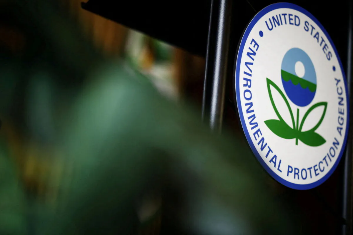 The U.S. Environmental Protection Agency (EPA) sign is seen on the podium at EPA headquarters in Washington, U.S., on July 11, 2018. (Ting Shen/Reuters)