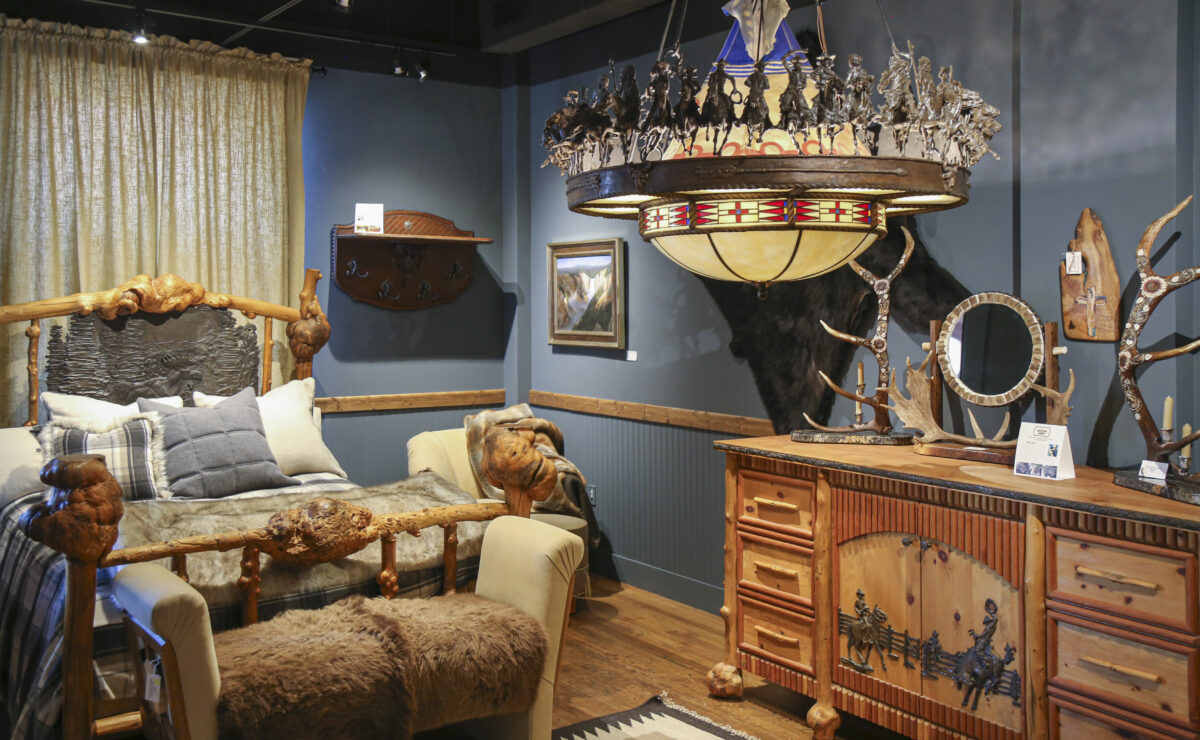 Western-style furniture is characterized by its great attention to detail. (Courtesy of By Western Hands）