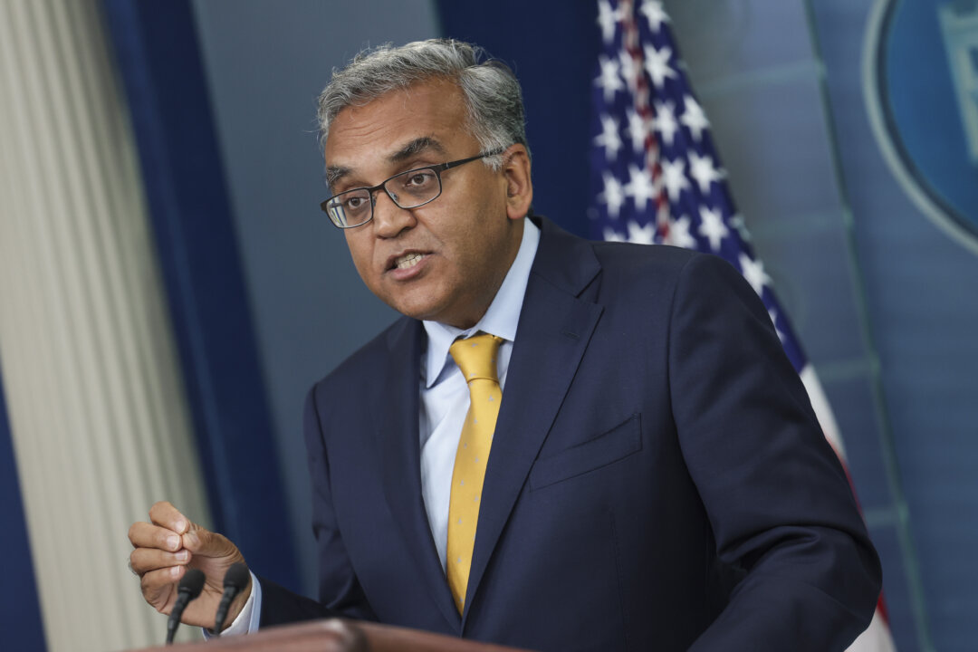 Dr. Ashish Jha, the White House's COVID-19 response coordinator, speaks to reporters in Washington in a June 2, 2022, file image. (Kevin Dietsch/Getty Images)