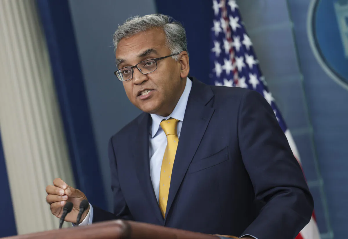 Dr. Ashish Jha, the White House's COVID-19 response coordinator, speaks to reporters in Washington in a June 2, 2022, file image. (Kevin Dietsch/Getty Images)