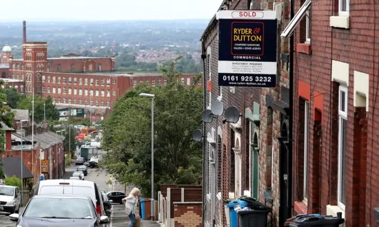 UK Police ‘Deeply Sorry’ After Damning Report Into Oldham Grooming Cases