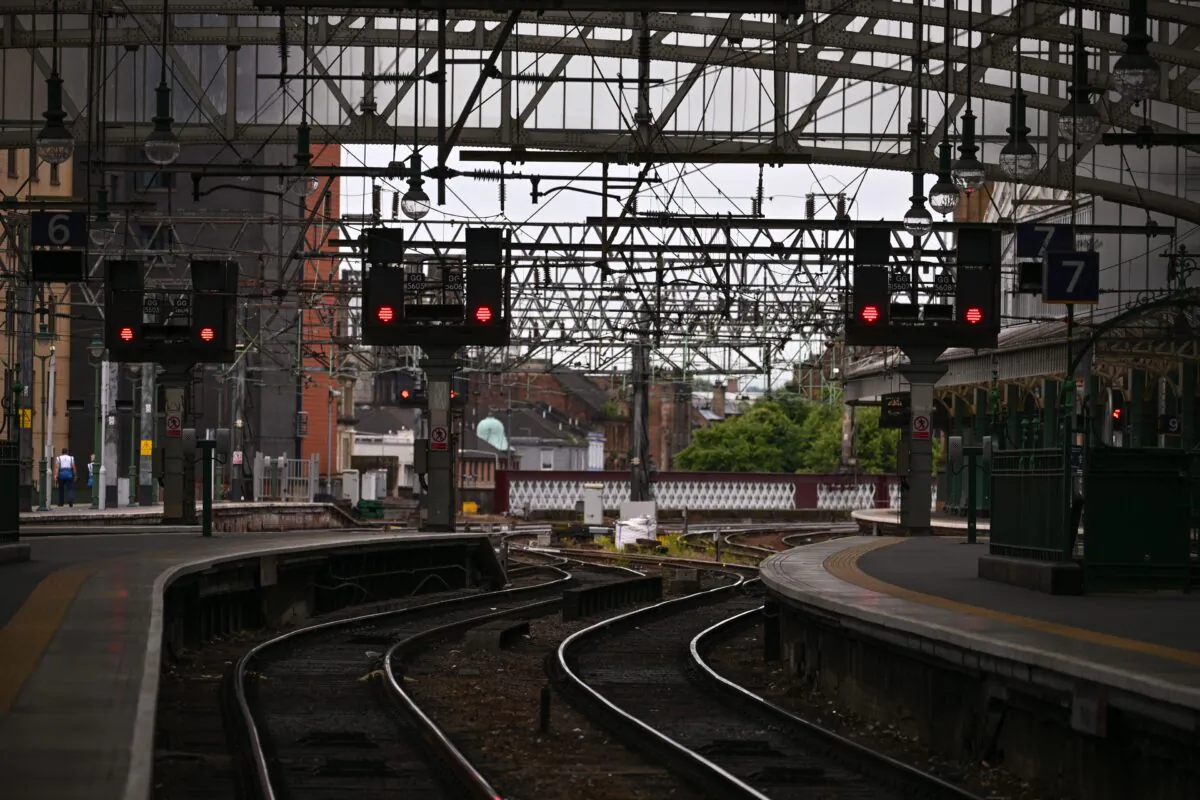 Many services were cancelled due to the rail strike at Central Station, Glasgow, Scotland, on June 21, 2022. (Jeff J Mitchell/Getty Images)