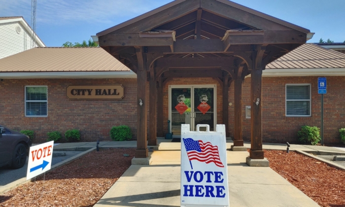 Voters headed to the polls in Jenkinsburg, Ga. to determine the winner of the 10th Congressional District GOP runoff. (Jeff Louderback/Epoch Times)