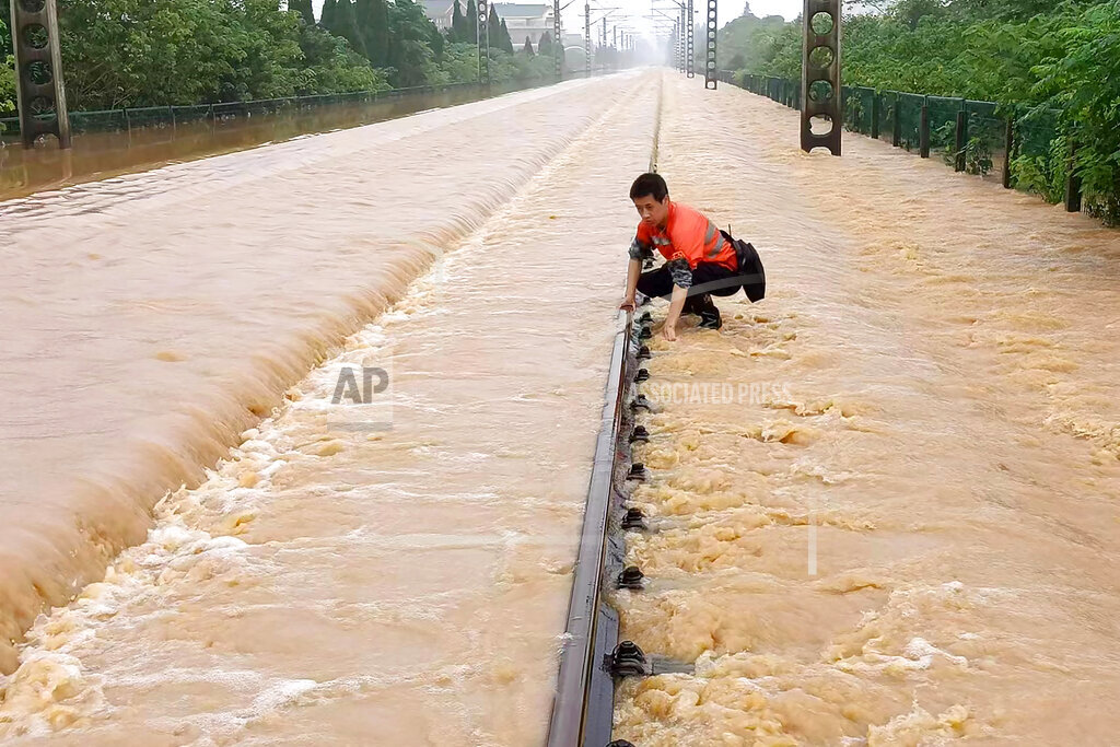 Historic Flooding Causes Over 100 Rivers to Overflow, Displacing Thousands in Southern China