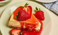 5-ingredient Strawberry Glaze Is a Taste of Summer Sweetness