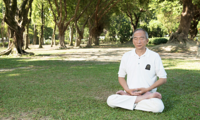 Meditating slows down cell ageing and increase blood circulation to the brain. (Wang Renjun/The Epoch Times)