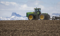 Feds’ Emissions Reductions Target Cannot Be Met Without Cutting Fertilizer Use, Impacting Crop Yields: Expert Panel