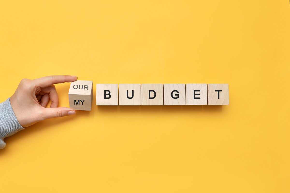 Creating a budget helps you control your expenses and save money. (Fida Olga/Shutterstock)