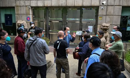 Reports of Depositor Accounts Being Frozen, as China’s Banking Crisis Spreads