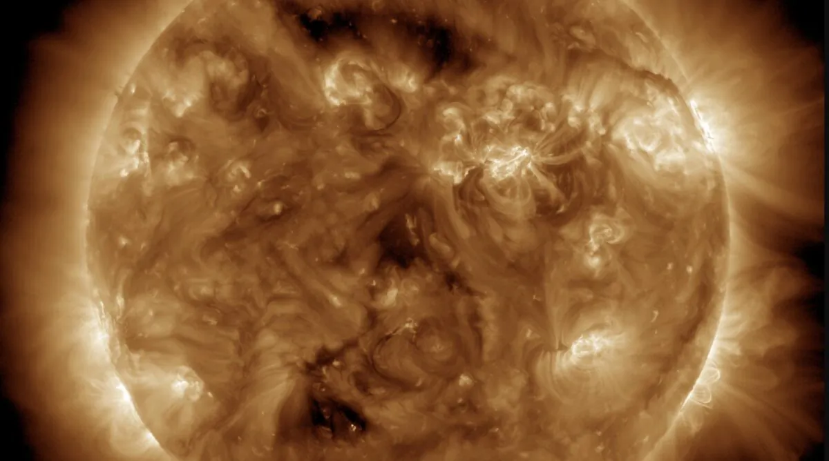 Earth-facing solar surface on June 21, 2022. (NASA/SDO and the AIA, EVE, and HMI science teams)