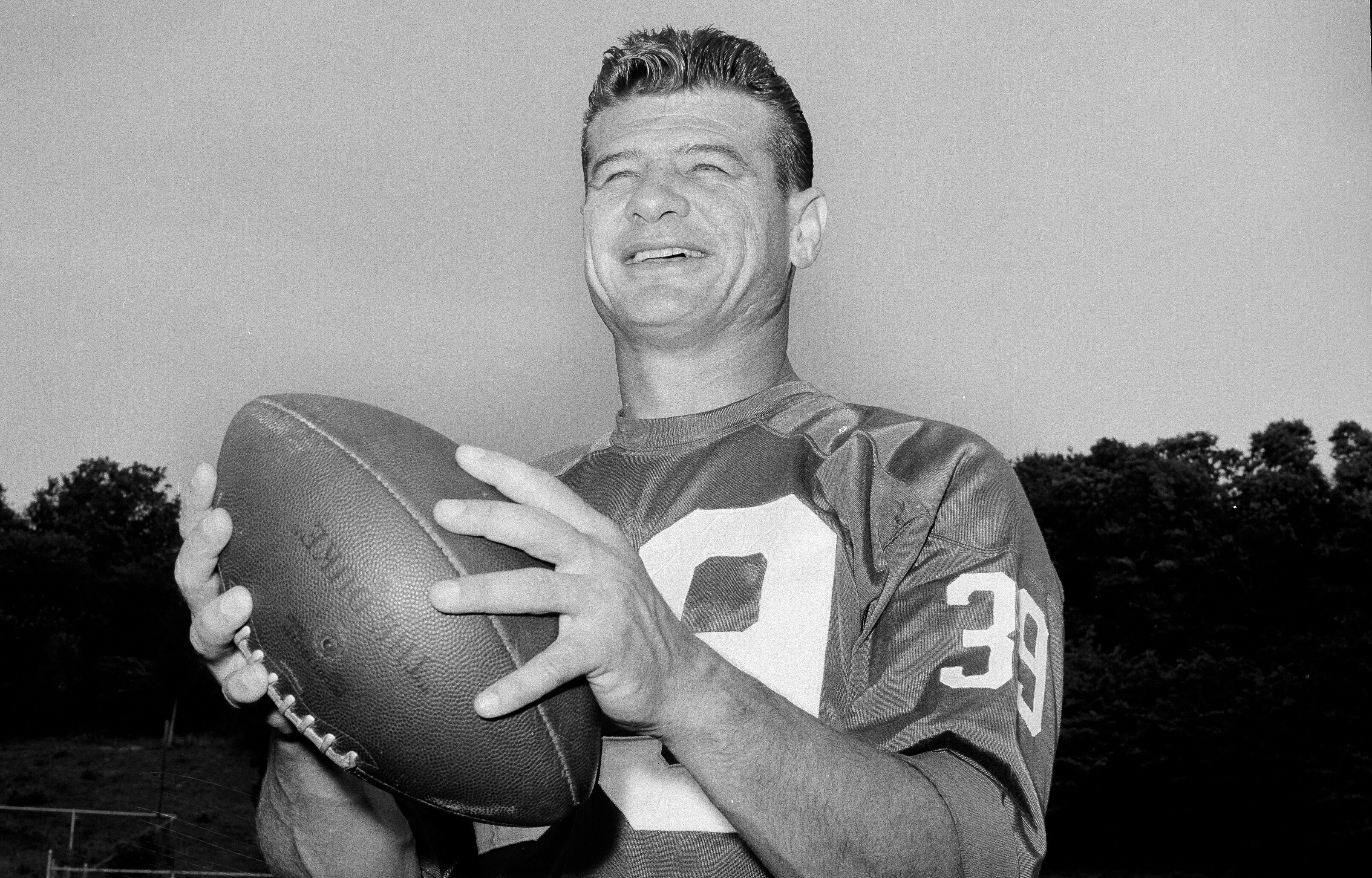 Hugh McElhenny, Hall of Fame Halfback With 49ers, Dies at 93 - Vimarsana News