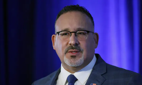 US Education Secretary: Time for Connecting Secondary Schools and Career Technical Education Is Now