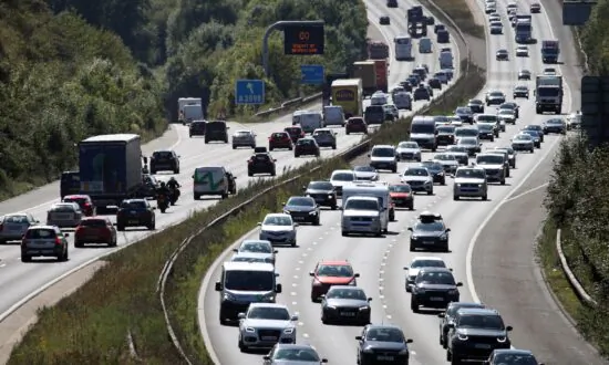 Government Missed Targets for Electric Vehicle Charging Points on Motorways, Says RAC