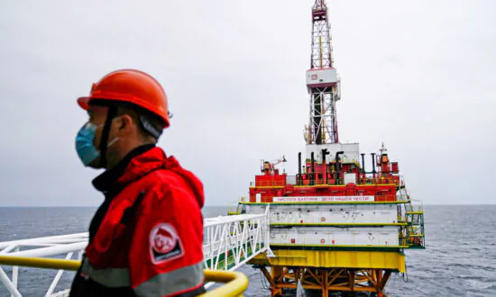 Russia Vows to Halt All Oil Exports to Countries That Impose ‘Completely Absurd’ Price Cap: Kremlin