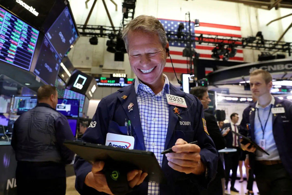 Traders work on the trading floor at the New York Stock Exchange (NYSE) in Manhattan, New York, on May 20, 2022. (Andrew Kelly/Reuters)