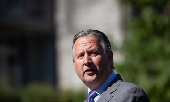 BC Cabinet Minister Under RCMP Investigation for Beijing Ties, Former Vancouver Mayor Says