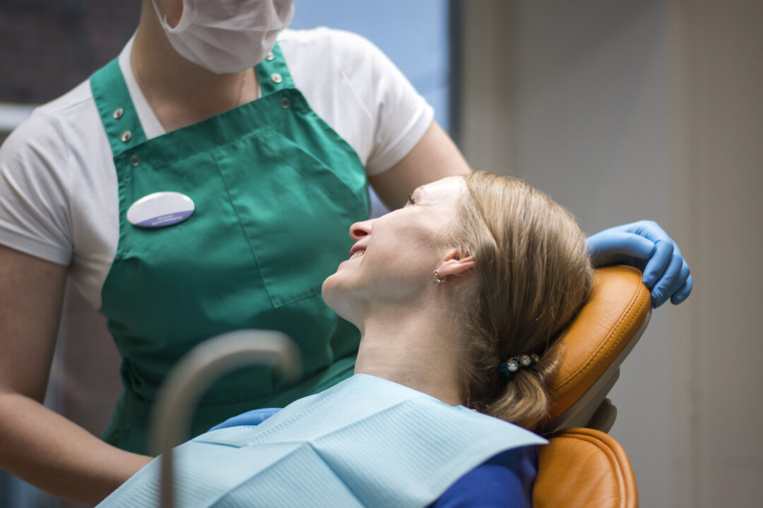 Periodontal disease patients have a much higher incidence of coronary heart disease and stroke than periodontally healthy people(AlexPhotography)