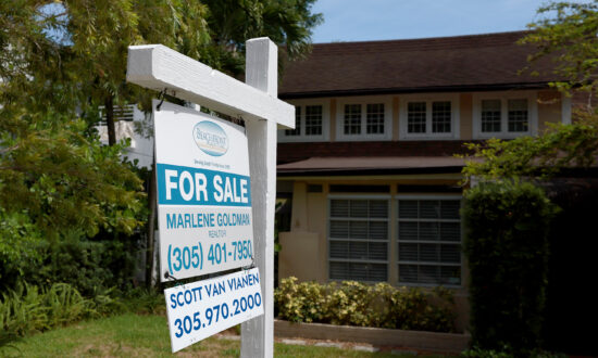 Housing Market Facing Mixed Results As Pending Home Sales Fall Sharply From 2021