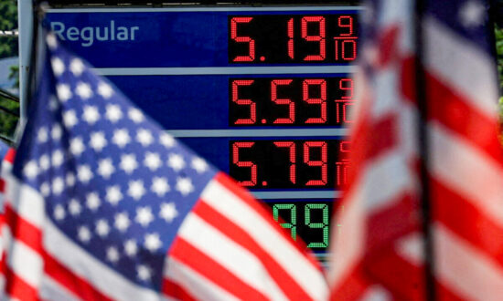 Americans Change July 4 Plans Due to Gas Prices: Poll