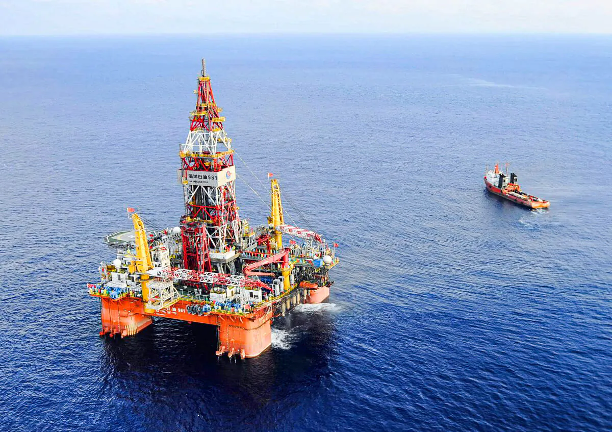 Haiyang Shiyou oil rig, the first deep-water drilling rig developed in China, is in the South China Sea on May 7, 2012. (Xinhua, Jin Liangkuai/AP)