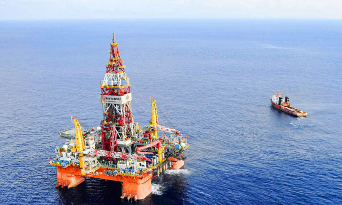 Haiyang Shiyou oil rig, the first deep-water drilling rig developed in China, is in the South China Sea on May 7, 2012. (Xinhua, Jin Liangkuai/AP)