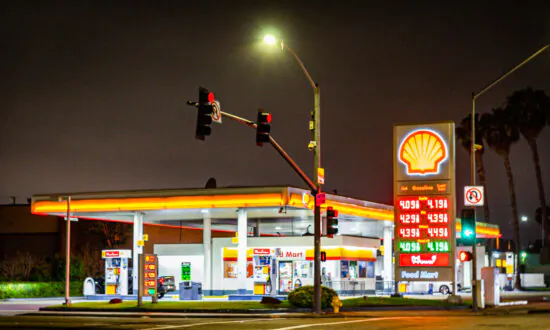 Los Angeles City Councilman Considers Ban on New Gas Stations
