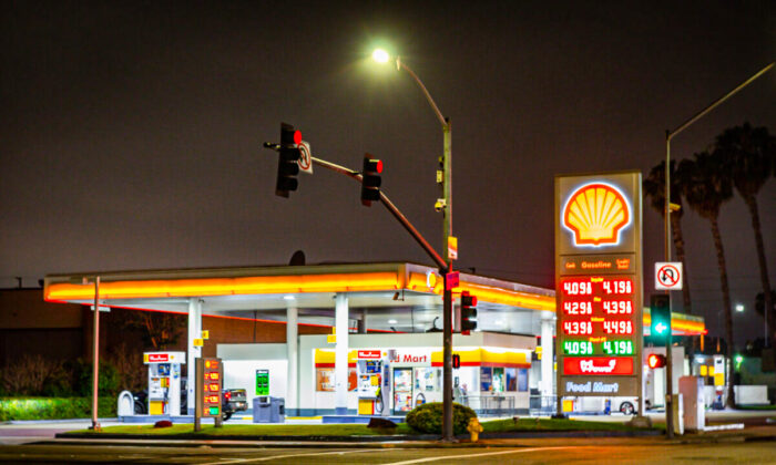 A Shell gas station in Inglewood, Calif., on May 31, 2021. (John Fredricks/The Epoch Times)