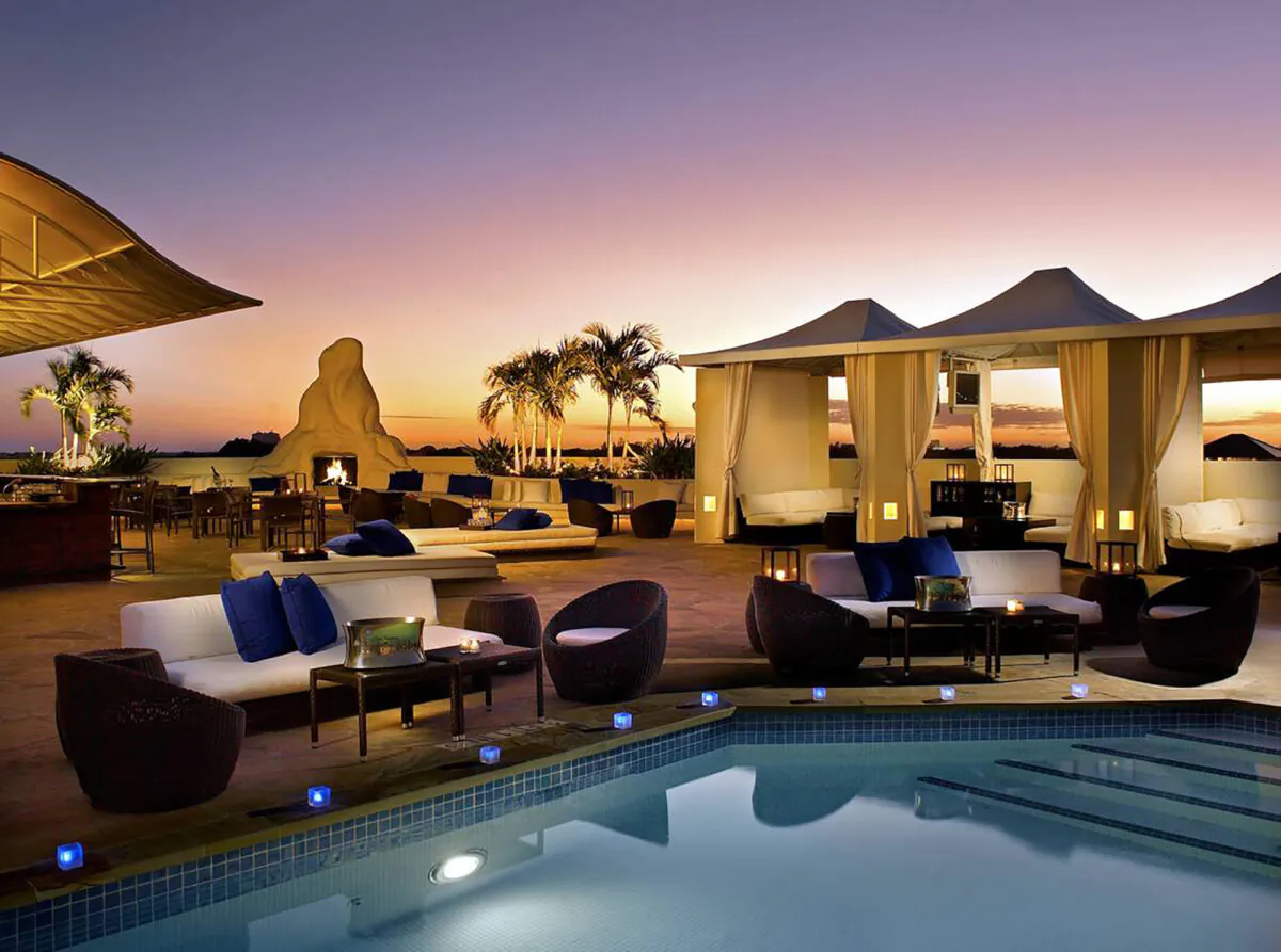 The rooftop pool of the Mayfair hotel will reopen with a new Caribbean themed bar. (El Nuevo Herald/TNS)