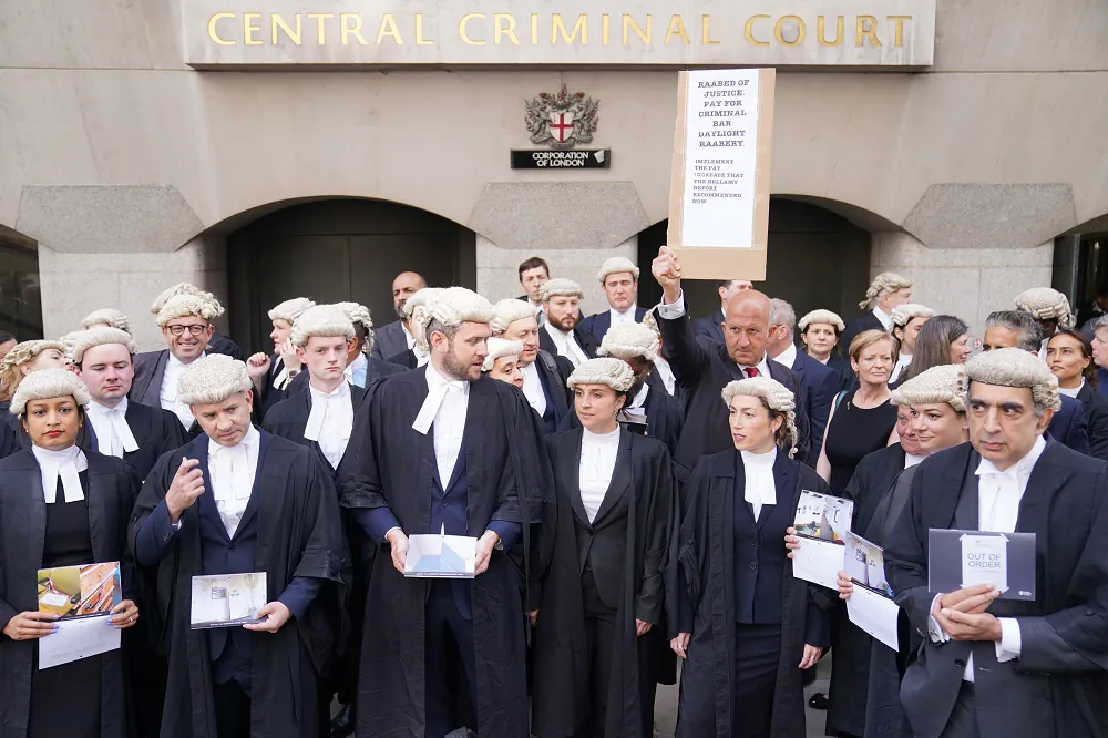 Lawyers from the Criminal Bar Association, which represents barristers in England and Wales, set up a picket line outside the Old Bailey in central London, on June 27, 2022. (PA)