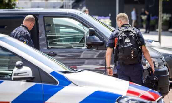 Police: 2 Arrested After Armed Jewel Heist at Dutch Art Fair