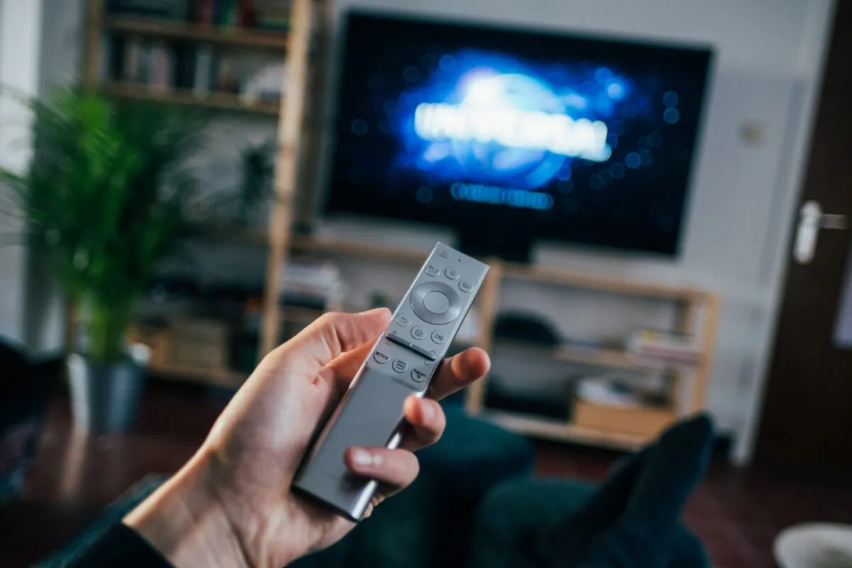 Do you still watch TV for news? (Jonas Leupe/Unsplash)