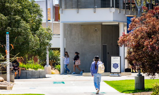 Returning Community College Students May Have Tuition Waived Under California Bill