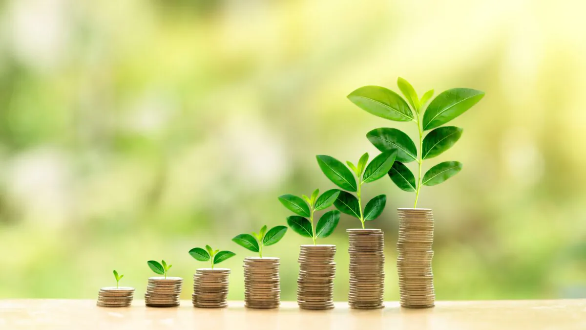 Having multiple income streams is a powerful wealth-building tool. (Ghing/Shutterstock)