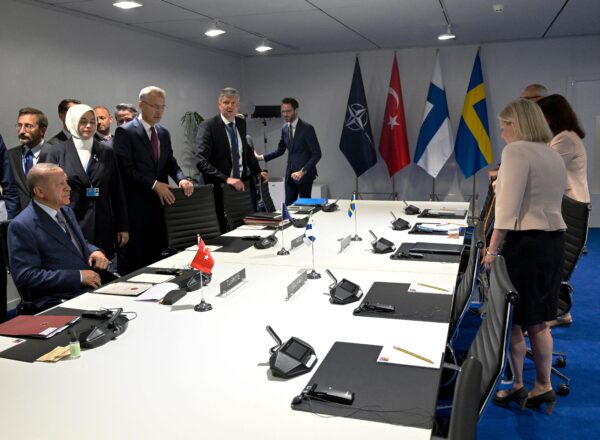 Tervetuloa Natoon, Suomeen ja Ruotsiin