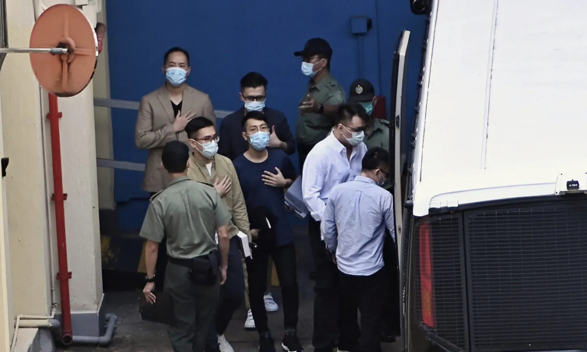 On July 8, 2021, in the democratic primary election case, more than 47 people were interrogated for the second time in the West Kowloon Magistracy. (Song Bi-long/The Epoch Times)