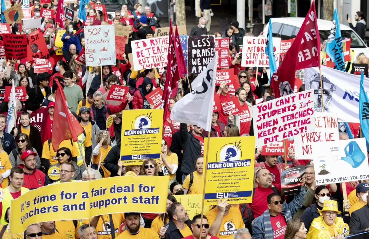 RMT general secretary, Mick Lynch, speaks at a rally outside Kings Cross station, London, on June 25, 2022. (Dominic Lipinski/PA Media)

