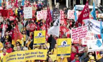 NSW Teachers Protests Over Pay, Condition as Transport Strike Continues