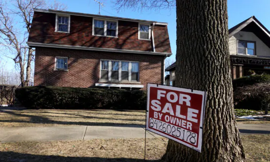 Homebuilder Sentiment Falls to Low Levels as Buyer Traffic Evaporates