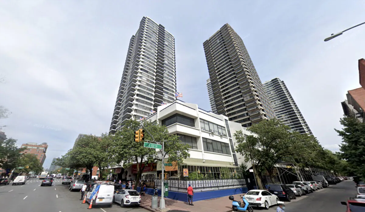 The Taino Towers residential complex in Harlem, New York, in August 2021. (Google Maps/Screenshot via The Epoch Times)