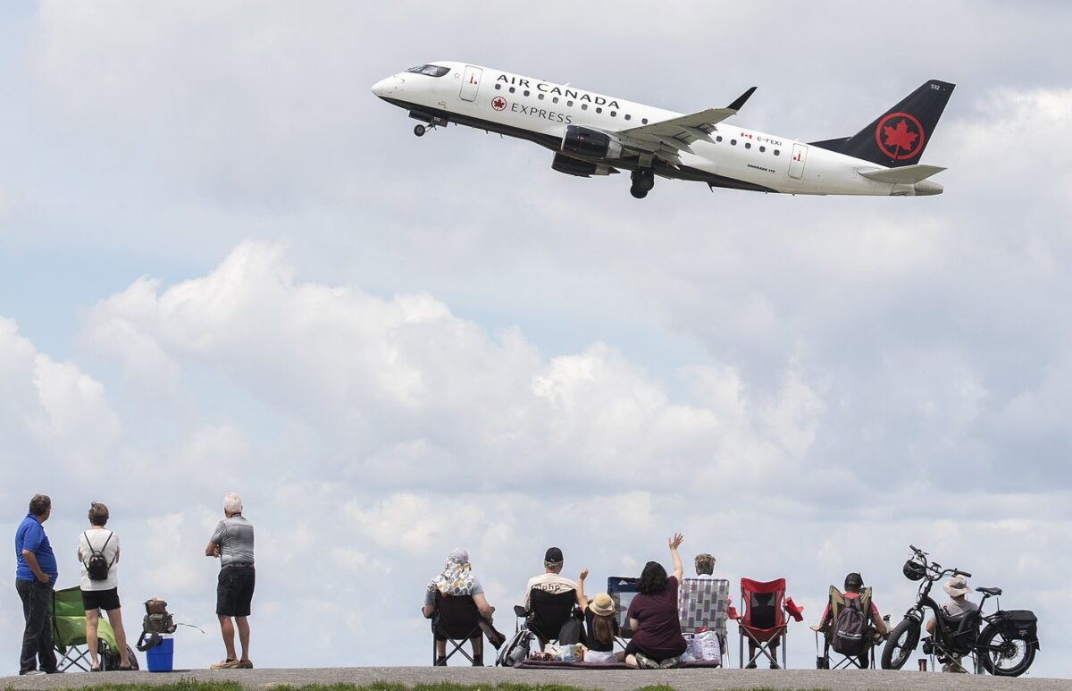 Canadian Airlines, Airports Top Global List of Delays Over the Weekend