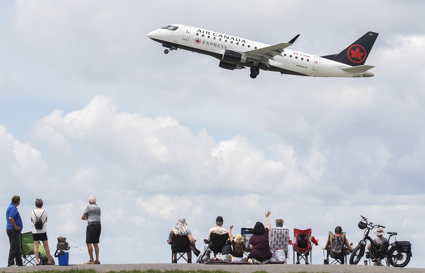 Canadian Airlines, Airports Top Global List of Delays Over the Weekend - Vimarsana News