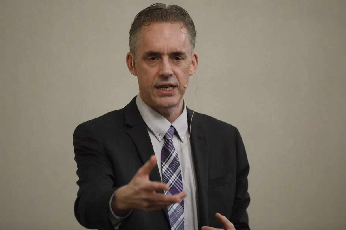 Then-University of Toronto psychology professor Jordan Peterson speaks at an event in Sherwood Park, Alta., on Feb. 11, 2018. (Jason Franson/The Canadian Press)