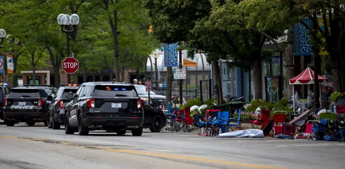First responders work the scene of a shooting at a Fourth of July parade on July 4, 2022 in Highland Park, Illinois. ( Jim Vondruska/Getty Images)