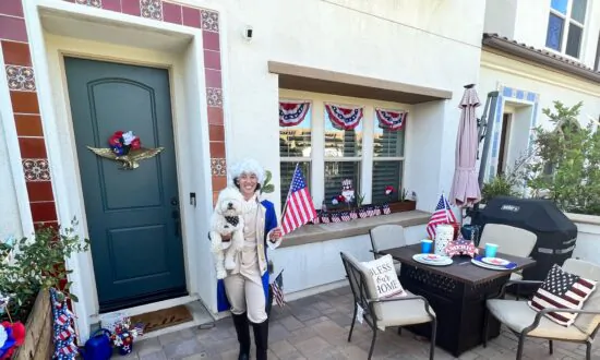 Brea Crowns Winners of Patriotic Home Decoration Contest