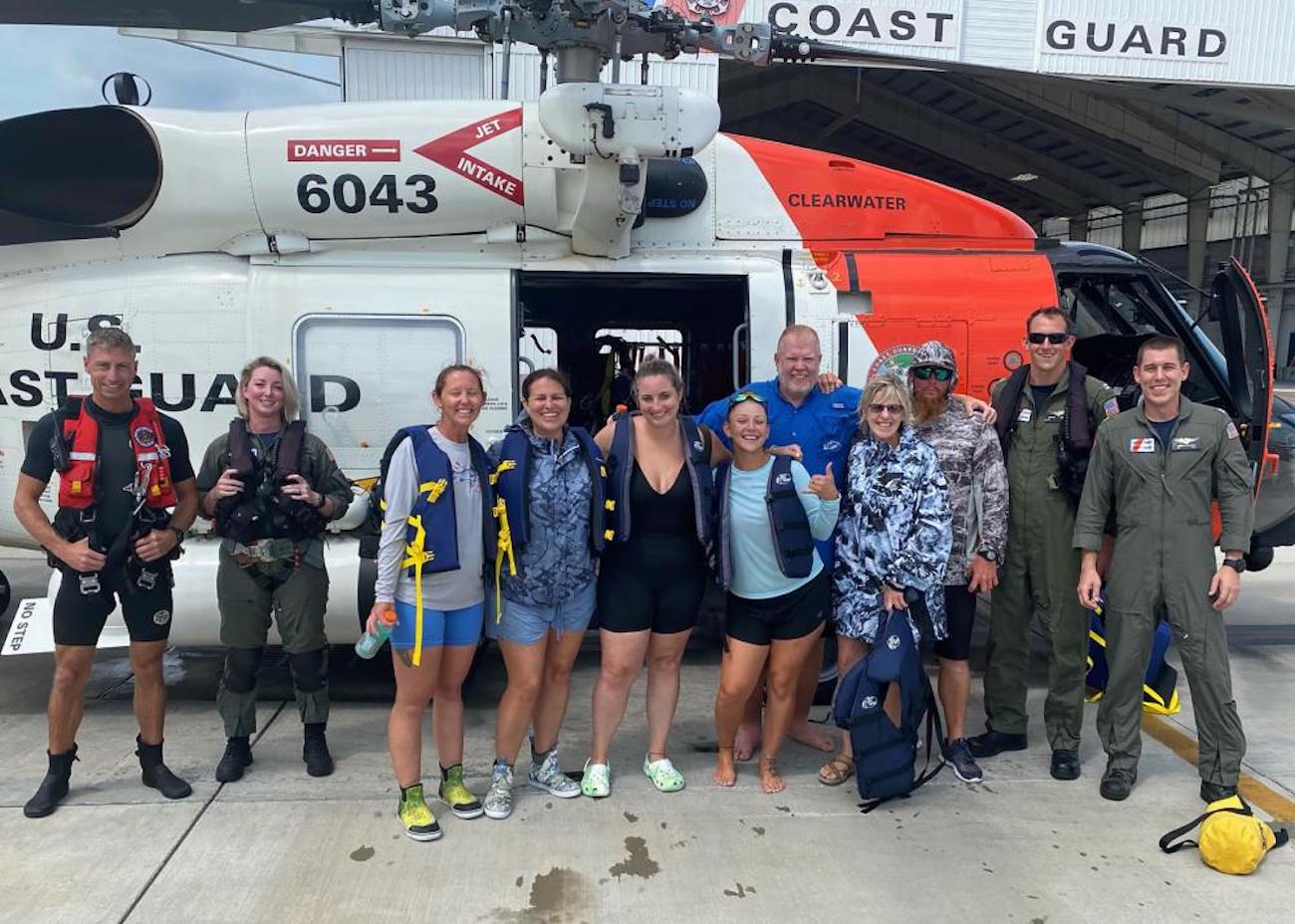 7 Rescued by Coast Guard After Lightning Strikes Boat Off Florida - Vimarsana News