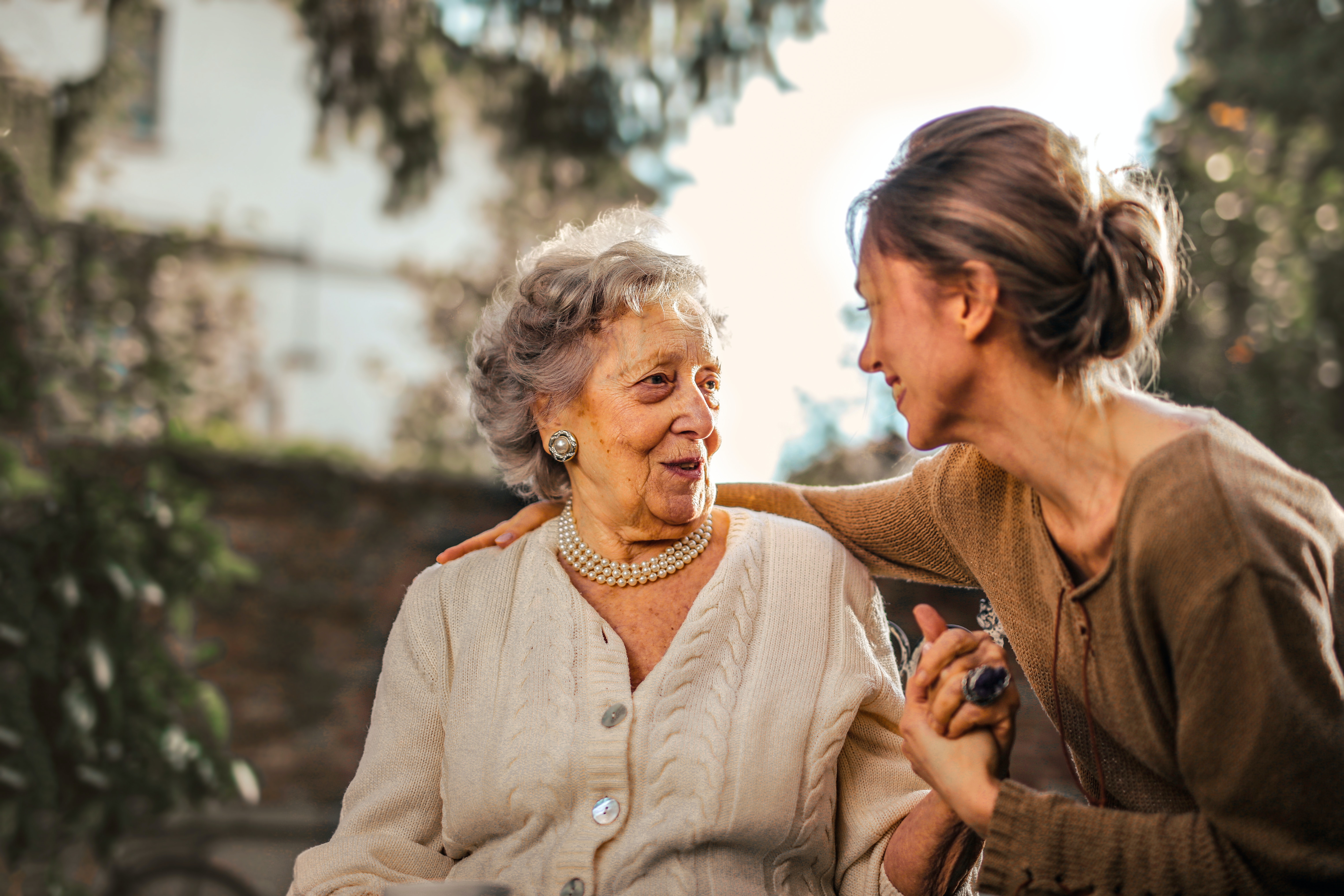 Age Magnificently With the Help of a Geriatric Care Manager - Vimarsana News