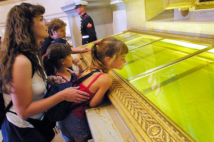 Visitors look at the original copies of the Declaration of Independence, the Constitution, and the Bill of Rights at the National Archives in Washington in this file photo. (Alex Wong/Getty Images)