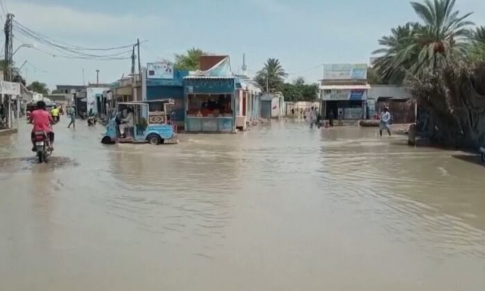 A flooded area in Quetta, Pakistan, on July 6, 2022, in a still from video. (AP/Screenshot via The Epoch Times) 