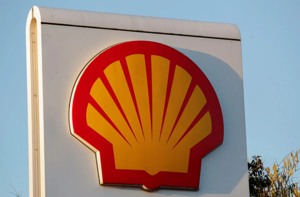 The Shell petrol station in Milton Keynes, Britain on Jan. 5, 2022. (Andrew Boyers/Reuters)