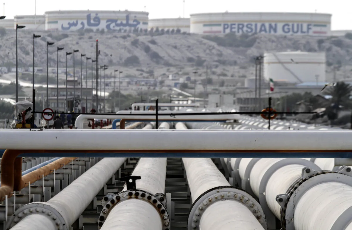 Export oil pipelines at an oil facility in the Khark Island, on the shore of the Gulf, on Feb. 23, 2016. (STR/AFP via Getty Images)